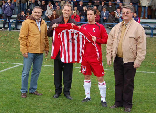 061029Haitzendorf-01Dressenuebergabe